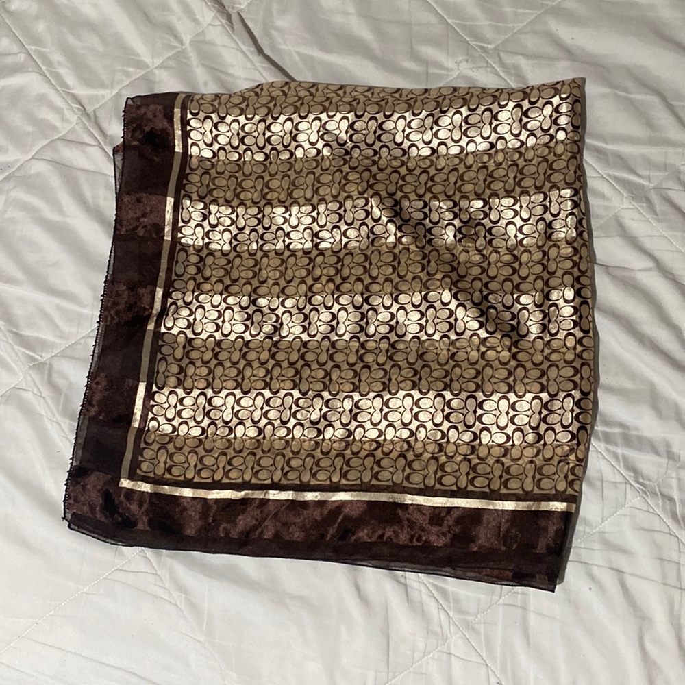VINTAGE Coach Silk Scarf C Logo 39 Inch Square
Brown Cream Classic